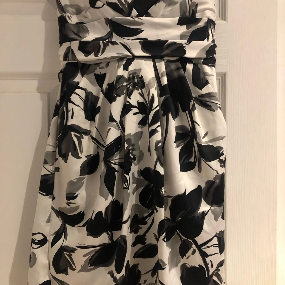 Floral Strapless Dress - Picture 2 of 4